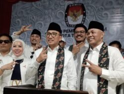 Diteriaki Yel-Yel 2 Periode, Ribuan Simpatisan Iringi Pendaftaran Pasangan AMANAH Ke Kantor KPU Kota Ternate