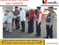 Wali Kota Dan Ketua PKK Ternate Sambut Kedatangan Jamaah Haji Kloter 17 Di Bandara Baabullah