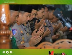 Polda Malut, Ojol dan Mahasiswa Gelar Sholat Ghaib Untuk Almarhum Affan Kurniawan