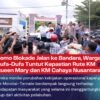 Demo Blokade Jalan ke Bandara, Warga Dufa-Dufa Tuntut Kepastian Rute KM Queen Mary dan KM Cahaya Nusantara