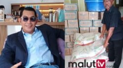 Direktur PT. Kurnia Bacan Indah, Ahmad Assagaf Berbagi Beras di Hari Arafah
